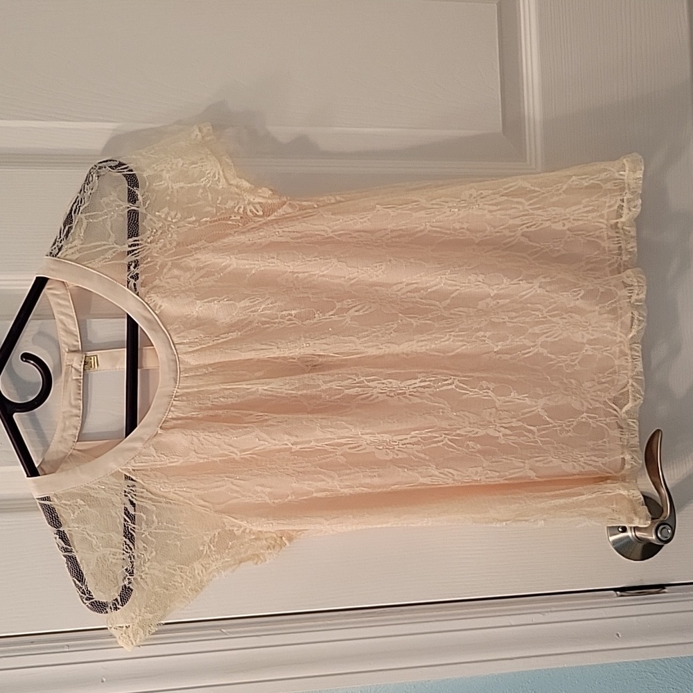 Vera Wang Cream Blouse